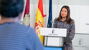 El Gobierno regional firma el convenio con la Administración General del Estado para destinar 32 millones de euros a la protección del Sistema de Dependencia