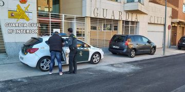 Sorprendidos ofreciendo droga a un menor en Sigüenza La Guardia Civil ha detenido a dos personas