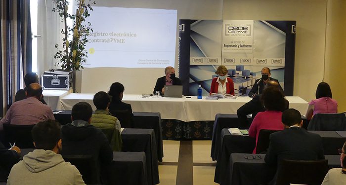 Una treintena de empresas conquenses recaban información sobre el registro electrónico contrat@pyme 1 Una treintena de empresas conquenses recaban información sobre el registro electrónico contrat@pyme