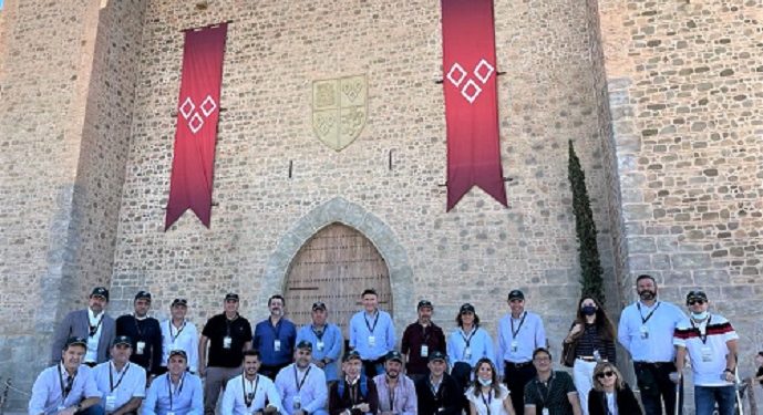 Visita institucional de Eurocaja Rural al parque temático Puy du Fou