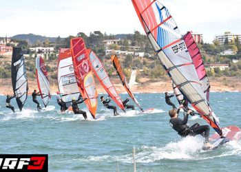 Alocén se convierte en la capital del windsurf y slalom
