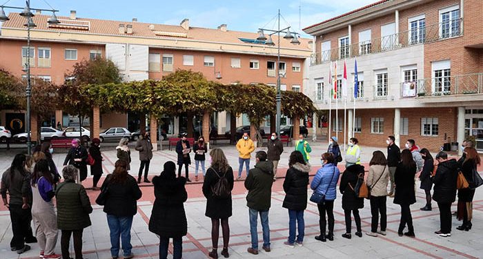 Cabanillas se vuelca en la conmemoración del 25N 1 Cabanillas se vuelca en la conmemoración del 25N