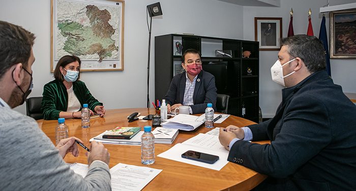 Castilla-La Mancha defiende la aplicación “lo antes posible” de la condicionalidad laboral para garantizar los derechos de los trabajadores del campo 1 Castilla-La Mancha defiende la aplicación “lo antes posible” de la condicionalidad laboral para garantizar los derechos de los trabajadores del campo