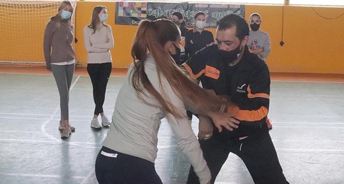 Cerca de 70 mujeres de Cabanillas se forman en técnicas de autoprotección gracias al Ayuntamiento