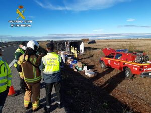 Conducía un camión con mercancías peligrosas y tuvo un accidente en Argecilla iba drogado