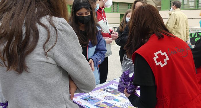 Cruz Roja Cuenca organiza actividades en calle para visibilizar que la violencia psicológica existe