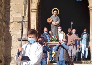 Dos años después, San Diego de Alcalá, sale en procesión por las calles de Cogolludo