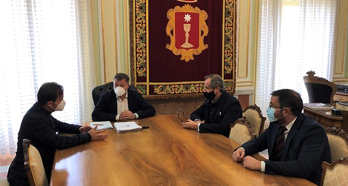 El Ayuntamiento de Cuenca aumenta hasta 20.000 euros la cuantía de su convenio con la Agrupación de Hostelería y Turismo para impulsar al sector 1 El Ayuntamiento de Cuenca aumenta hasta 20.000 euros la cuantía de su convenio con la Agrupación de Hostelería y Turismo para impulsar al sector