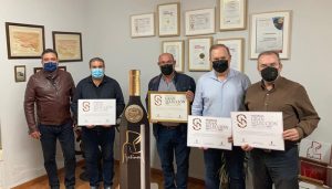 El Gobierno regional entrega los premios Gran Selección a la Bodega Purísima Concepción de Casas de Fernando Alonso