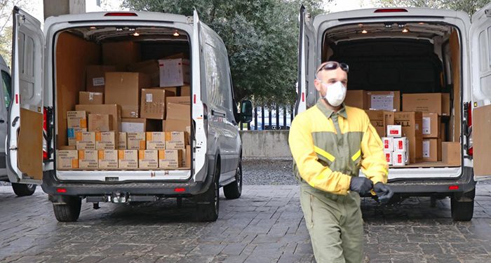 El Gobierno regional ha enviado esta semana cerca de 100.000 artículos de protección en los centros sanitarios