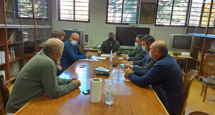 El Gobierno regional informa a AEMAC de las ordenes de ayudas para tratamientos selvícolas y compra de maquinaria