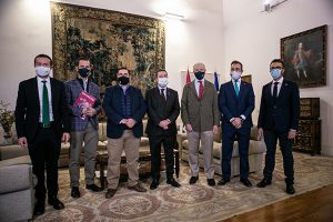 El Gobierno regional se reúne con representantes del sector cinegético para escuchar sus propuestas y trasladarles su apuesta como motor de desarrollo sostenible en el medio rural