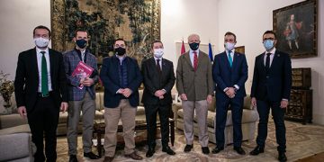 El Gobierno regional se reúne con representantes del sector cinegético para escuchar sus propuestas y trasladarles su apuesta como motor de desarrollo sostenible en el medio rural