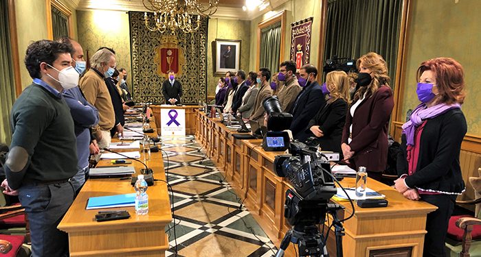 El Pleno del Ayuntamiento de Cuenca ratifica su compromiso en la lucha contra la violencia machista 1 El Pleno del Ayuntamiento de Cuenca ratifica su compromiso en la lucha contra la violencia machista