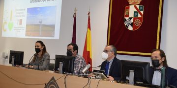 Jóvenes y mayores son más vulnerables ante la pandemia por COVID-19, y la familia es el primer factor clave en la felicidad de los españoles