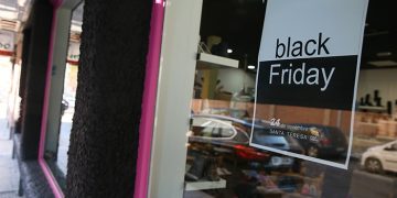Consejos para no perder la cabeza comprando en el Black Friday, Ciber Monday y Green Friday