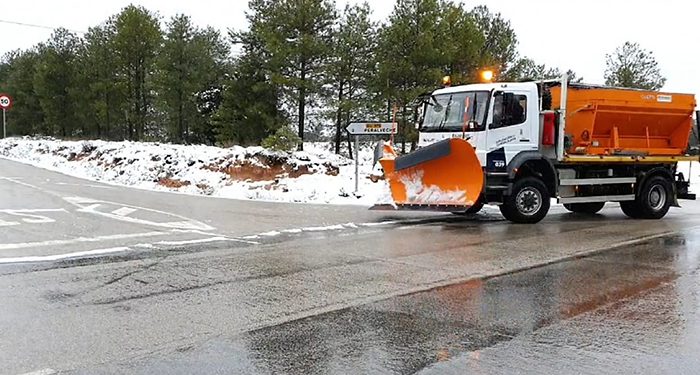 La Diputación de Guadalajara activa ocho quitanieves y un tractor con cuña ante posibles nevadas
