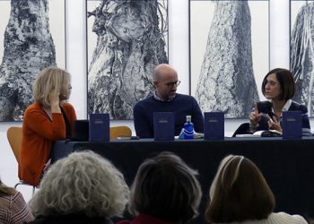 La Fundación Antonio Pérez acoge la presentación del libro Inesperadas una antología de poetas de Paula Carbonell