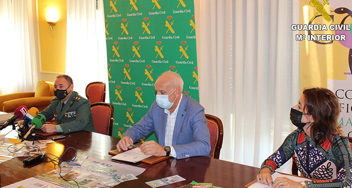 La Guardia Civil de Cuenca y el Colegio de Farmacéuticos firman un convenio de colaboración para mejorar la protección a personas mayores y colectivos vulnerables 1 La Guardia Civil de Cuenca y el Colegio de Farmacéuticos firman un convenio de colaboración para mejorar la protección a personas mayores y colectivos vulnerables