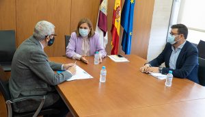 La Junta agradece a UNICEF su estudio sobre la tecnología en la adolescencia al ser cada vez más necesaria para el funcionamiento de la sociedad