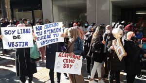 La Plataforma Feminista de Guadalajara muestra su apoyo a Farah, la estudiante del Liceo Caracense expulsada por llevar hiyab