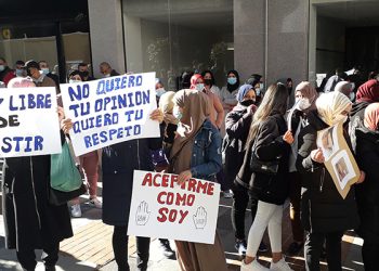 La Plataforma Feminista de Guadalajara muestra su apoyo a Farah, la estudiante del Liceo Caracense expulsada por llevar hiyab