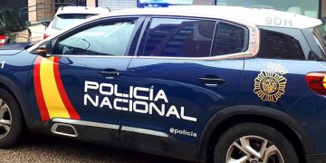 La Policía Nacional de Guadalajara detiene a dos personas que asestaron varias puñaladas a un hombre cuando salía de un local de ocio nocturno