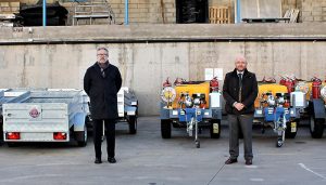 Las agrupaciones de Protección Civil de Minglanilla y Valle de Altomira reciben remolques de carga y remolques con depósito de agua