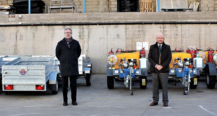 Las agrupaciones de Protección Civil de Minglanilla y Valle de Altomira reciben remolques de carga y remolques con depósito de agua