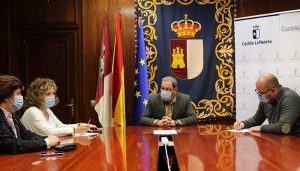 Lucas Castillo se reúne con Eusebio Robles para abordar cuestiones sanitarias en Yunquera de Henares