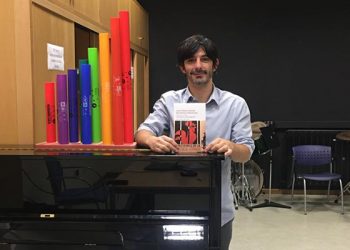 Marco Antonio de la Ossa investiga sobre los canti della nuova resistenza spagnola en su nuevo libro