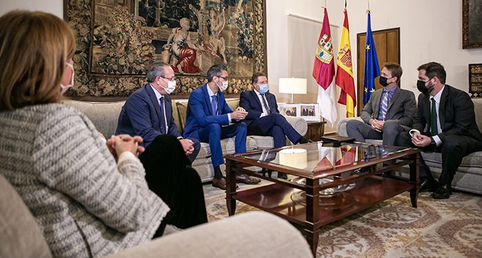 Page anuncia un programa de empleo que beneficiará a 2.000 desempleados de larga duración y jóvenes sin formación