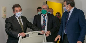 Page ratifica su compromiso con la sanidad pública y reitera que ningún hospital de Castilla-La Mancha se va a cerrar ni se va a privatizar