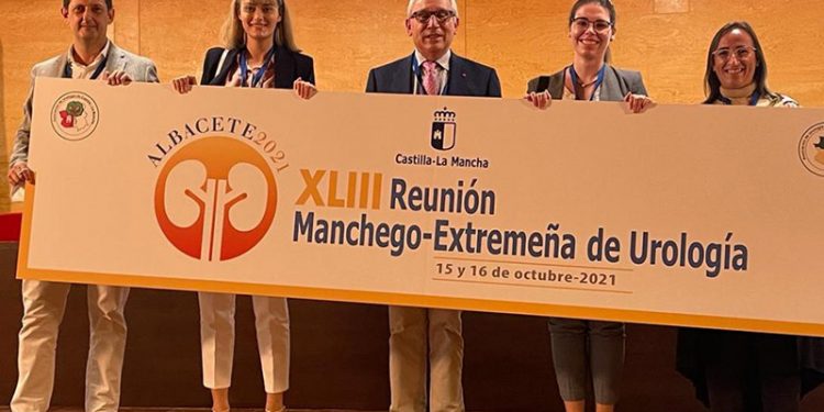 Profesionales de Urología de Castilla-La Mancha y Extremadura reconocen el trabajo del Hospital de Guadalajara en vigilancia activa a pacientes con cáncer de próstata