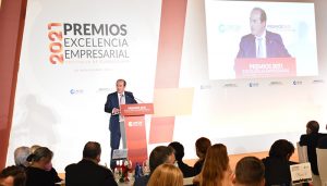 Rojo “Hemos trabajado codo a codo con los agentes sociales para destinar 1,8 millones de euros a ayudar a la pequeña empresa y los autónomos de la ciudad”