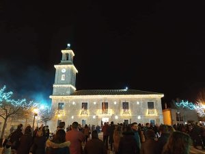 Sisante da la bienvenida a la Navidad con un alumbrado artístico compuesto por 80.000 luces LED