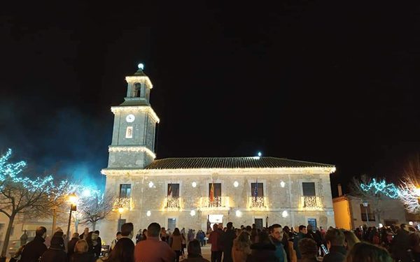 Sisante da la bienvenida a la Navidad con un alumbrado artístico compuesto por 80.000 luces LED