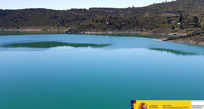 La CHT instala en el embalse de Entrepeñas un sistema de monitorizaciónpara detectar larvas de mejillón cebra 1 La CHT instala en el embalse de Entrepeñas un sistema de monitorizaciónpara detectar larvas de mejillón cebra