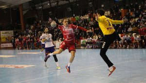 Un partido de porteros se va a Granollers a pesar del rendimiento de Grbavac