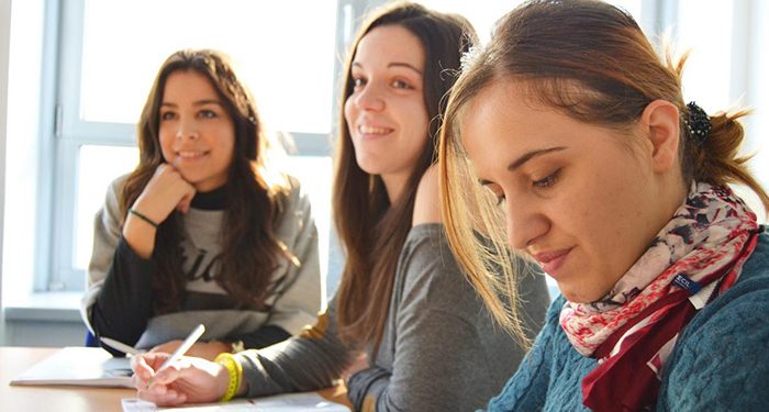 ¿Por qué deberías preparte para un examen de inglés si ya lo hablas y te sientes confiado