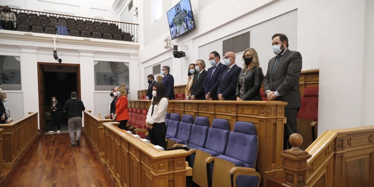 51761500225 2512fd499c c