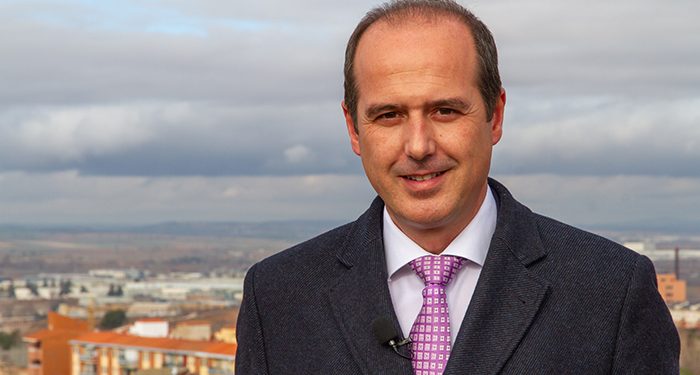 Rojo viaja a Roanne para participar en el aniversario de ciudades hermanadas con el municipio francés, invitado por su ayuntamiento 1 Alberto Rojo “2022 será el año de la recuperación”