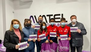 Atletas conquenses ya tienen su dorsal morado Avatel para la Carrera del Pavo