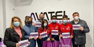 Atletas conquenses ya tienen su dorsal morado Avatel para la Carrera del Pavo