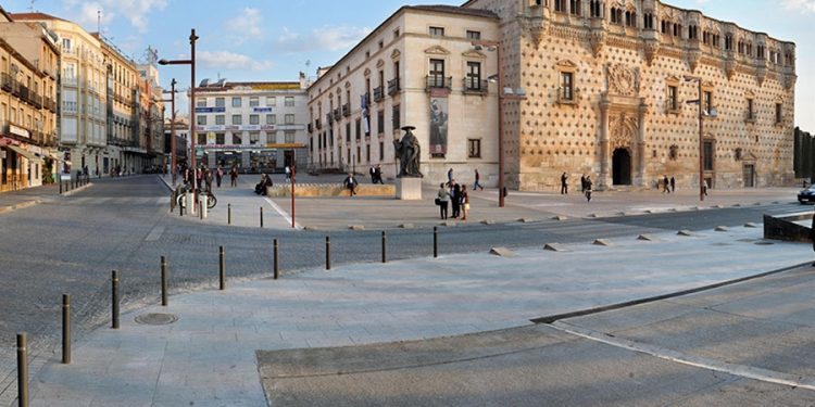 b275f2777cbdc6ee23080cba8a10a442 xl