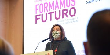Castilla-La Mancha ultima un programa de formación digital para 12.000 mujeres rurales y otro de itinerarios personalizados de inserción para mujeres víctimas de violencia de género