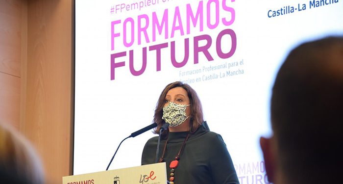 Castilla-La Mancha ultima un programa de formación digital para 12.000 mujeres rurales y otro de itinerarios personalizados de inserción para mujeres víctimas de violencia de género 1 Castilla-La Mancha ultima un programa de formación digital para 12.000 mujeres rurales y otro de itinerarios personalizados de inserción para mujeres víctimas de violencia de género