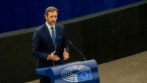 Ciudadanos denuncia en el Pleno del Parlamento Europeo el desmantelamiento del tren convencional en Cuenca y exige al Gobierno que rectifique
