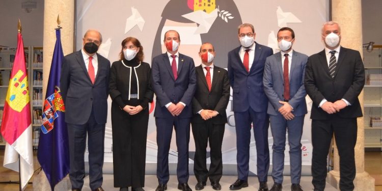 Robles reivindica la trascendencia de la Constitución en las acciones y gestos de nuestra vida cotidiana