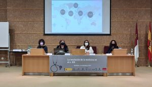 Dos profesoras de la UCLM abordan las enfermedades de las mujeres en la VIII Jornada de la Escuela de Pensamiento Feminista